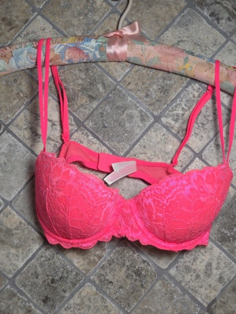 PINK Victoria's Secret Hot Pink Lace Date Push Up Underwire Bra 34C 345545